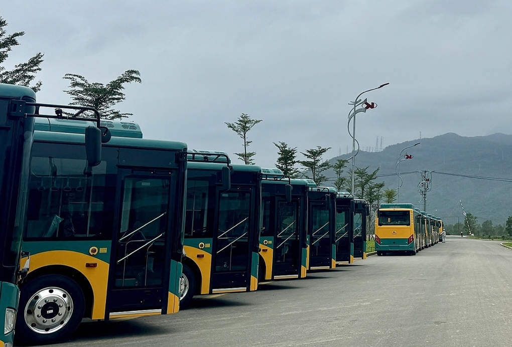 150 электробусов свяжут линию метро Бентхань – Суойтиен с городом