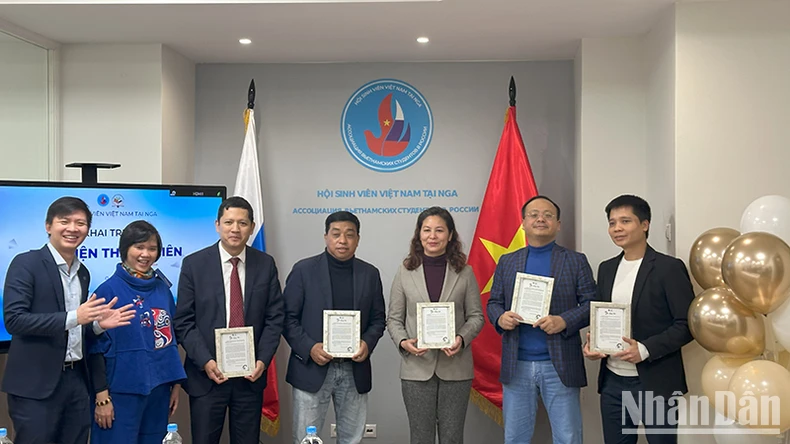 Общество вьетнамских студентов в Российской Федерации открыло молодежную библиотеку