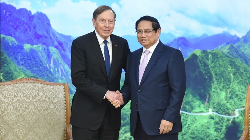 Премьер-министр Фам Минь Тьинь принял руководителя фонда Kohlberg Kravis Roberts, США