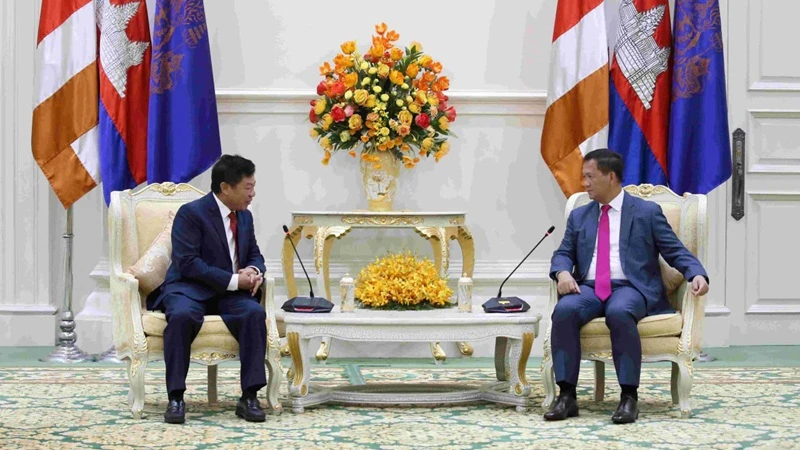 Премьер-министр Камбоджи принял Посла Вьетнама с прощальным визитом по случаю завершения его срока полномочий