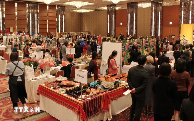 Международная выставка традиционного искусства икебана в Токио