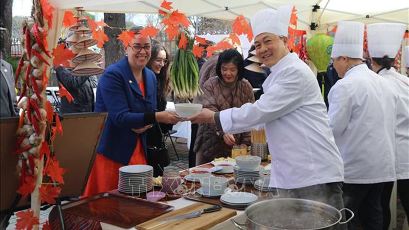 Вьетнамский суп «фо» и жареные роллы «нэм» покорили итальянских друзей