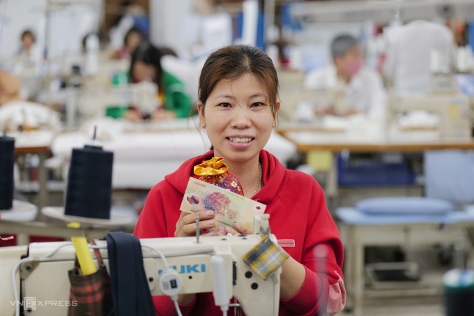 Провинции и города страны начали объявлять размер бонусов и премии к Новому году по лунному календарю