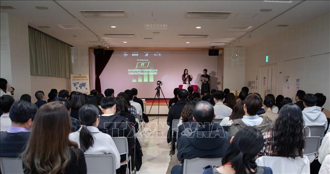 Вьетнамская молодёжь в Японии обсуждает карьеру в IT-сфере