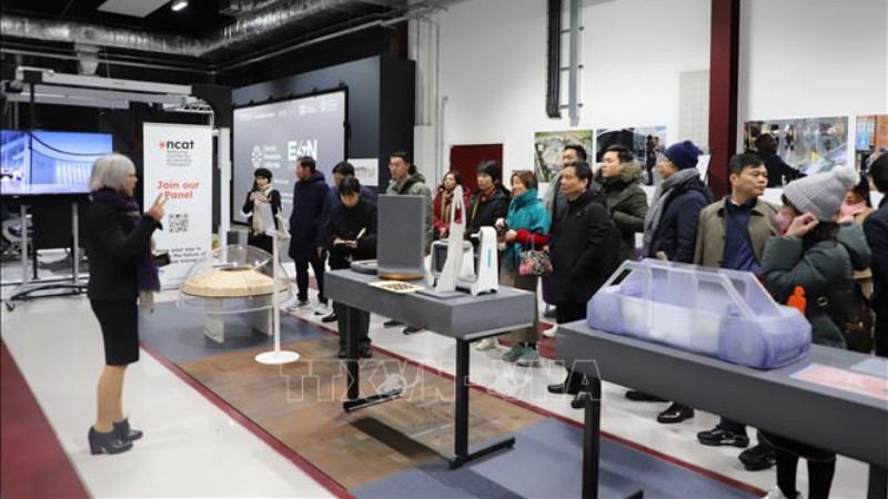 Вьетнам и Великобритания обмениваются опытом оценки воздействия научных исследований