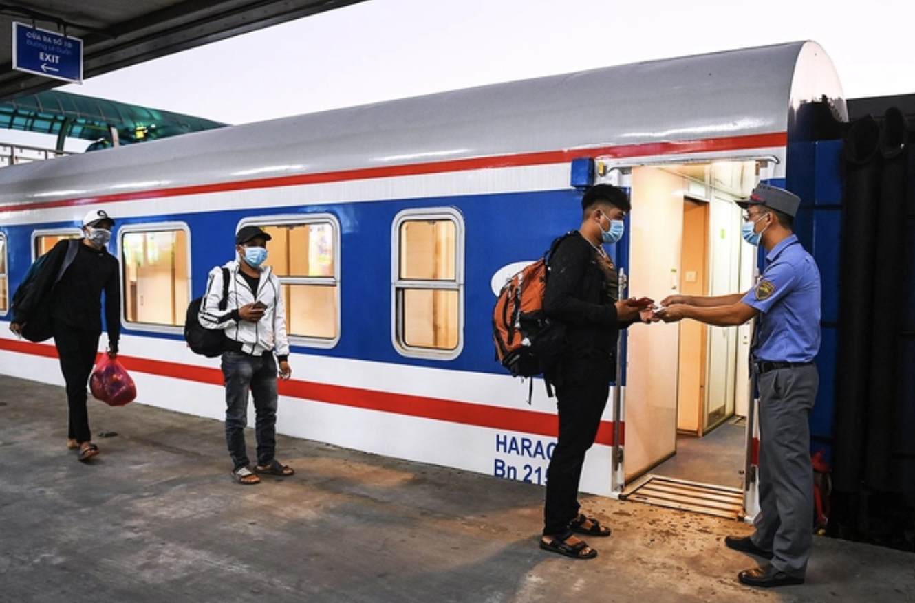 Больше поездов для удовлетворения спроса в период новогодних праздников