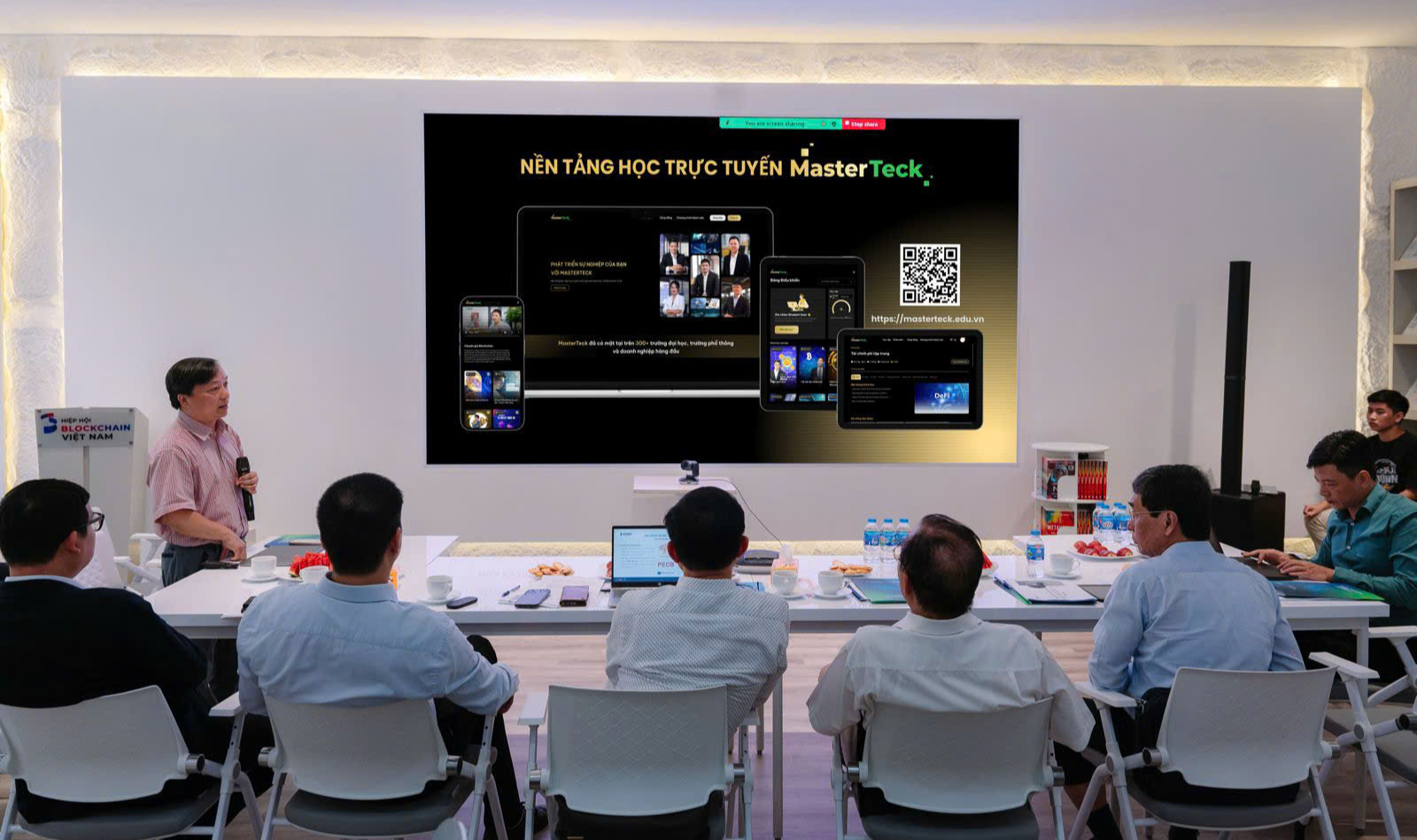 Подготовка кадров для отрасли искусственного интеллекта во Вьетнаме