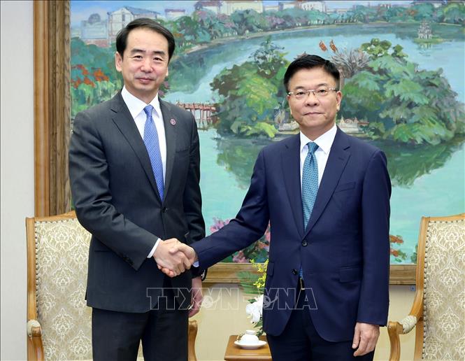 Заместитель премьер-министра Ле Тхань Лонг принял посла Китая Хэ Вэй