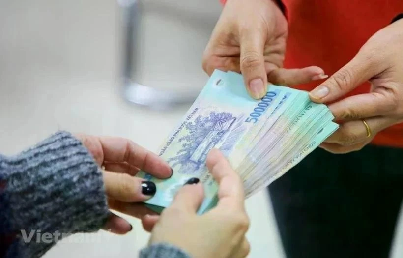 Новогодние премии в городе Хошимин выросли на 3,3