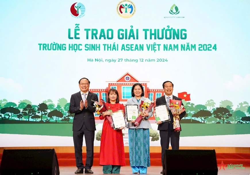 49 школ получили вьетнамскую премию экологичных школ АСЕАН 2024 года