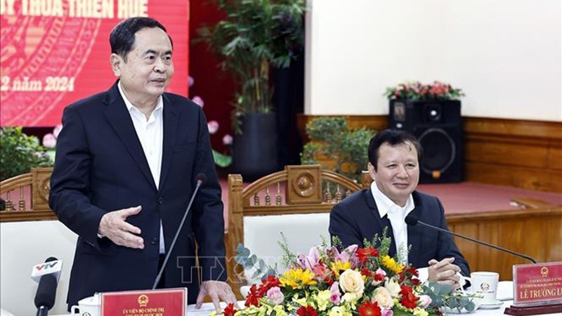 Председатель НС Чан Тхань Ман провел рабочую встречу с Постоянным бюро Парткома провинции Тхыатхиен-Хюэ