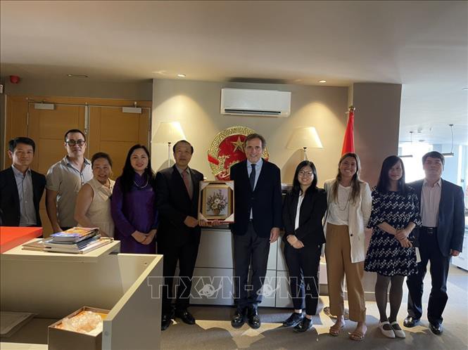 Embajada de Vietnam espera reforzar la cooperación con la Cámara de Comercio de Barcelona