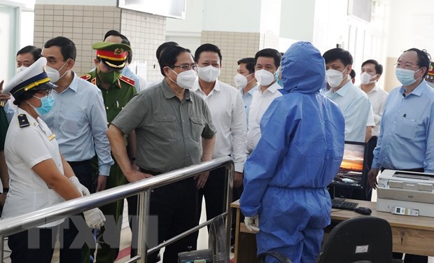 Primer Ministro inspecciona labores preventivas de COVID-19 en Ciudad Ho Chi Minh