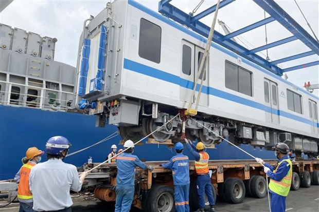 Llegan a Ciudad Ho Chi Minh otros dos trenes para línea 1 del metro