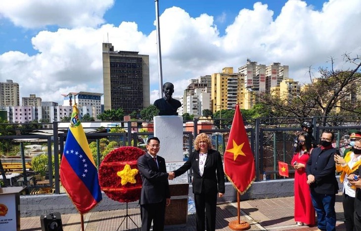 Vietnam celebra la Fiesta Nacional en el extranjero