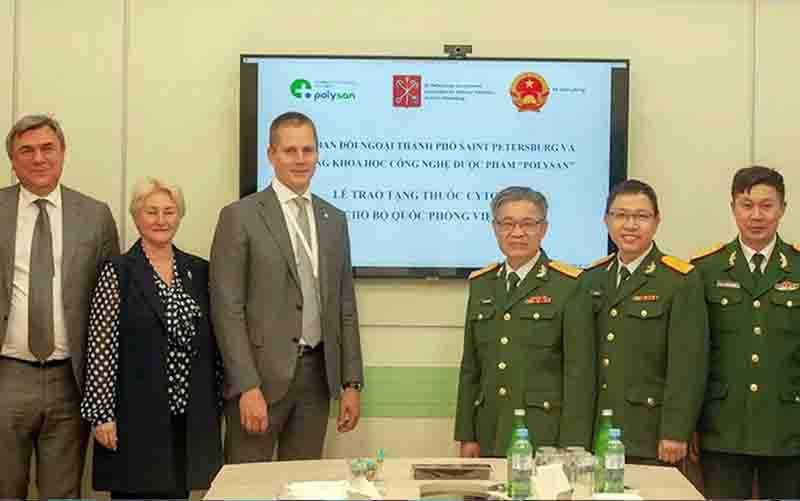 La ciudad rusa de San Petersburgo respalda a Vietnam con medicamentos contra la COVID-19