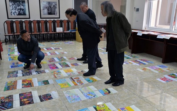 Comienza la selección de pinturas que participarán en el Festival de pintura infantil asiática Enikki
