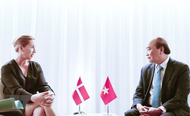 El presidente Nguyen Xuan Phuc se reúne con dirigentes de países y organizaciones internacionales
