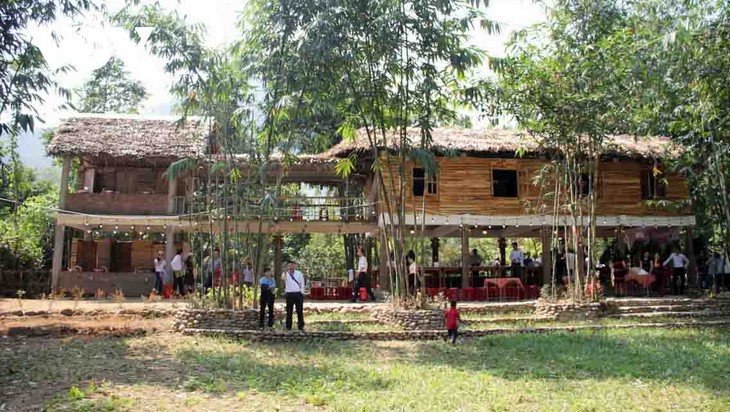 Familias de la etnia Co Tu en Da Nang prospera con el modelo de turismo comunitario
