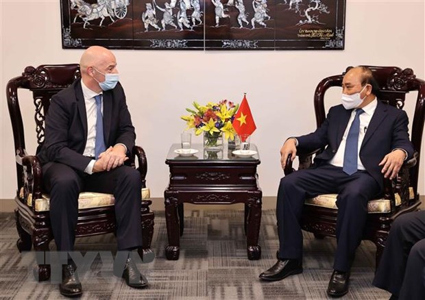 El presidente vietnamita pide a la FIFA que apoye el desarrollo de fútbol nacional