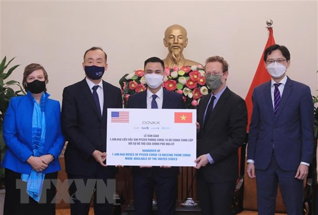 Vietnam recibe 1,5 millones de dosis adicionales de vacuna de COVAX