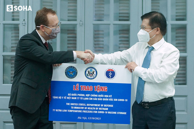 Estados Unidos dona congeladores de temperatura ultrabaja a Vietnam