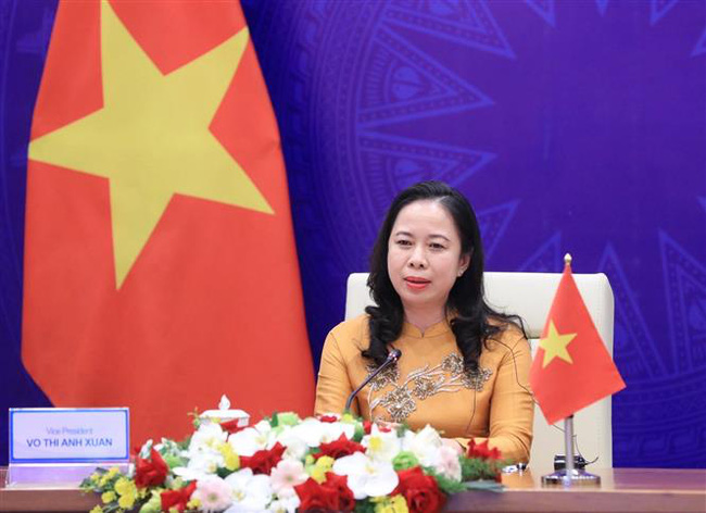 La vicepresidenta Vo Thi Anh Xuan asiste al tercer Foro de Mujeres Euroasiáticas
