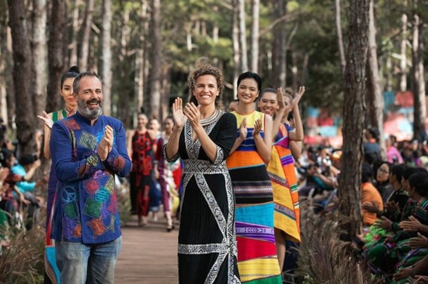 Adiós al diseñador español Diego Chula, amante de la cultura vietnamita