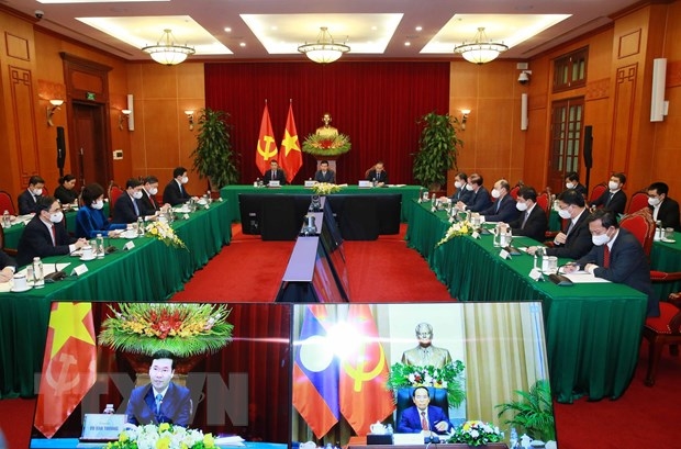 Robustecimiento de la buena amistad entre Vietnam y Laos