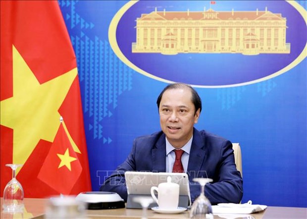 Contactos diplomáticos entre Vietnam y Canadá