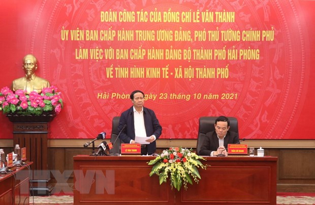 El viceprimer ministro invita a Hai Phong a desarrollar sus principales pilares económicos