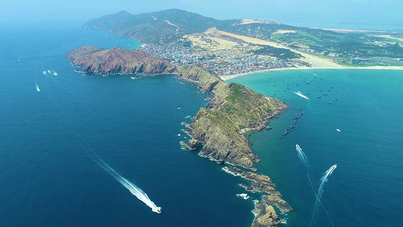 Binh Dinh presenta al primer ministro el proyecto de acogida de turistas internacionales