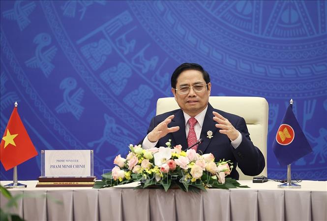 El primer ministro se reúne con los embajadores y encargados de negocios de los países participantes en la Conferencia de la Cumbre de Asia Oriental