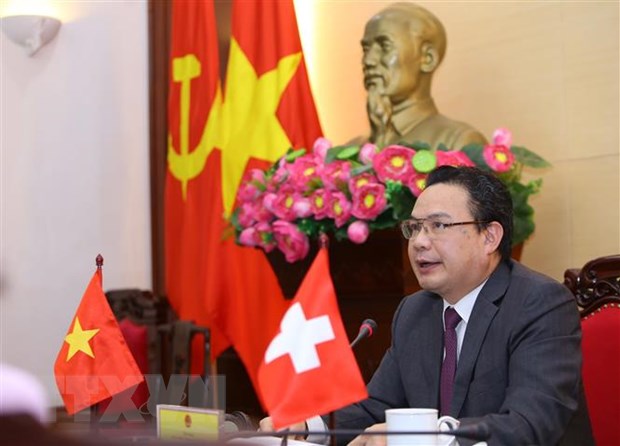 Vietnam y Suiza comparten sus experiencias en materia de empleo y seguridad laboral
