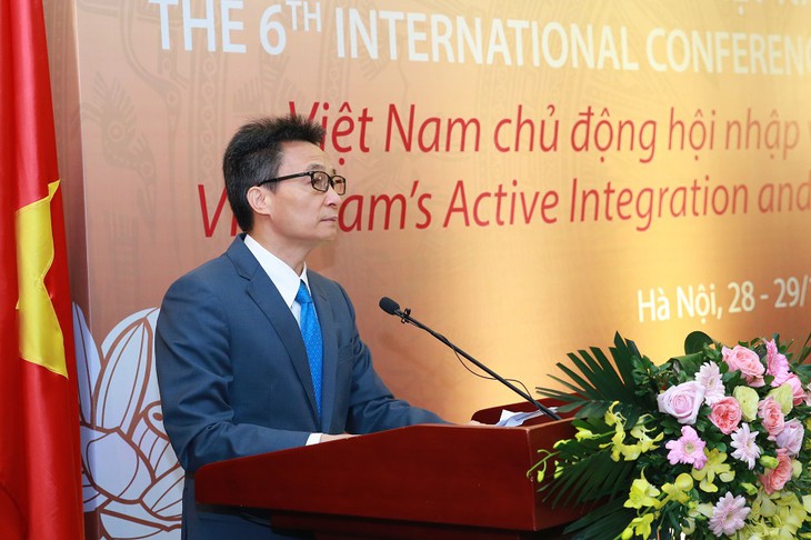 Académicos debaten políticas de desarrollo de Vietnam en medio de globalización
