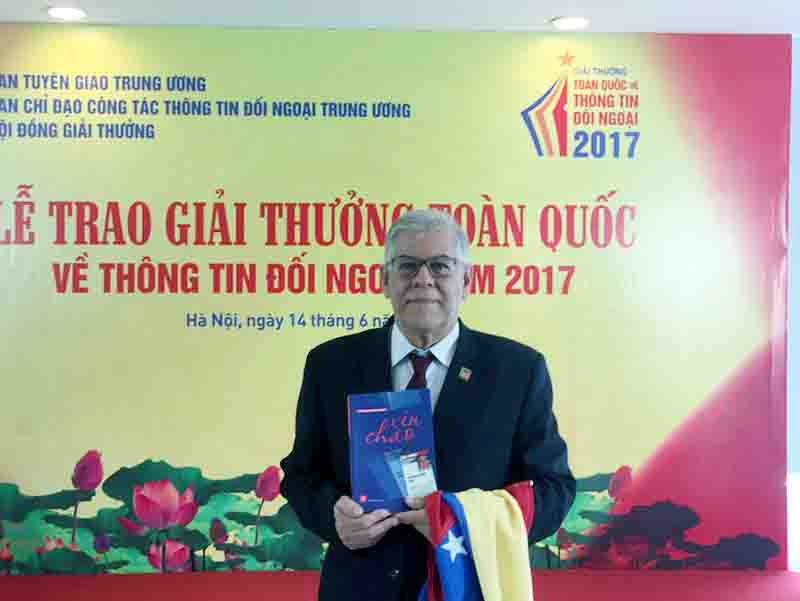 Aclamada en FILVEN 2021 la tercera edición del libro “Xin Chào”