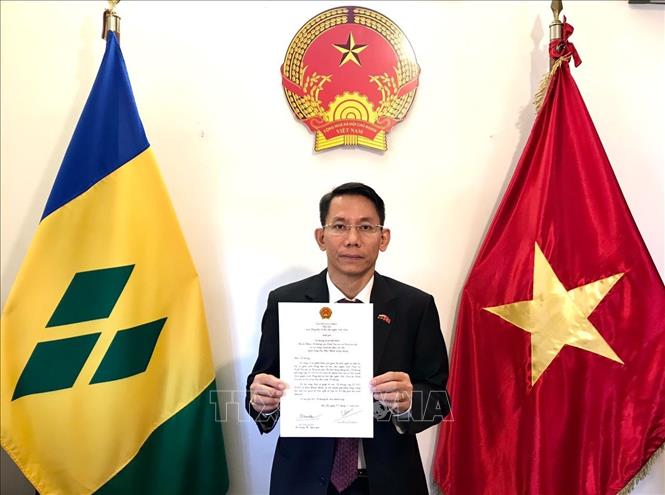 El embajador vietnamita presenta sus cartas credenciales a la gobernadora general de San Vicente y las Granadinas