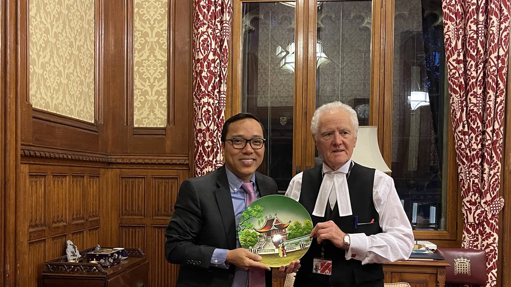 Vietnam y Reino Unido promueven la cooperación parlamentaria