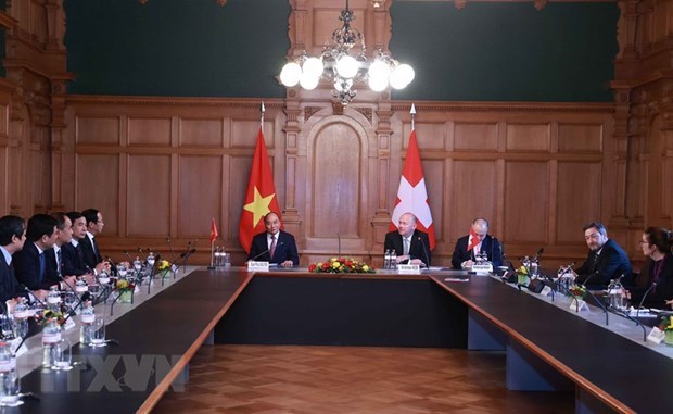 El presidente vietnamita se reúne con el presidente del Consejo Nacional Suizo