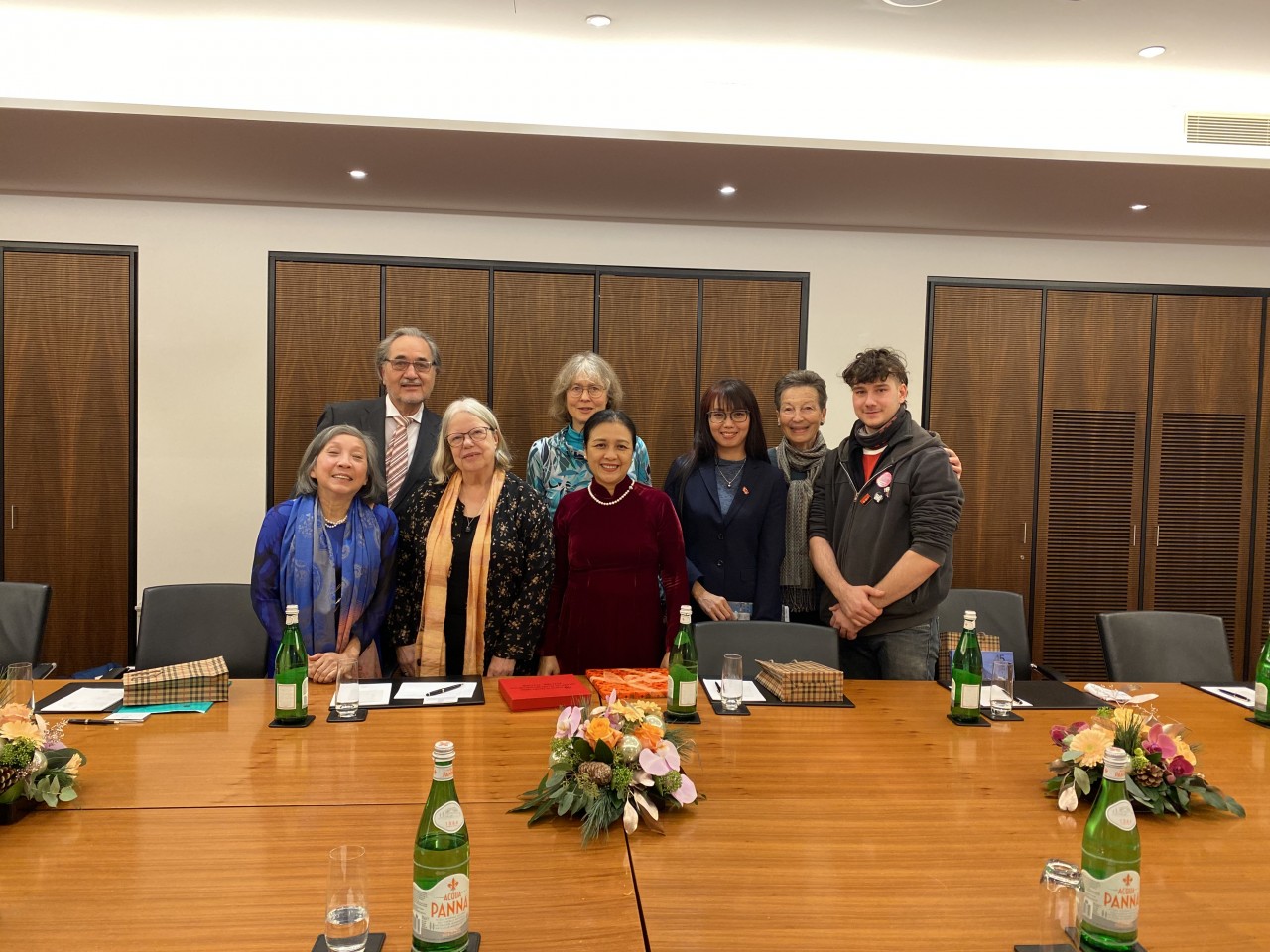 Vietnam y Suiza promueven actividades de amistad