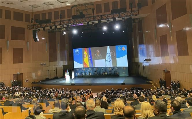 Una delegación vietnamita asiste al 143 ° período de sesiones de la Unión Interparlamentaria