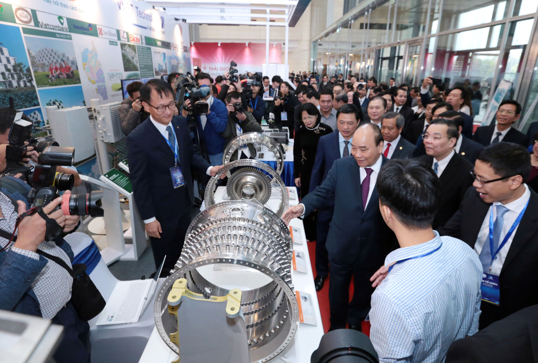 Políticas para el desarrollo de las industrias de procesamiento y fabricación en Vietnam  Parte 2