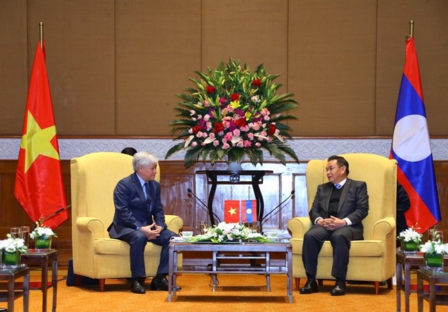 El líder del Frente de la Patria de Vietnam se reúne con el presidente de la Asamblea Nacional de Laos