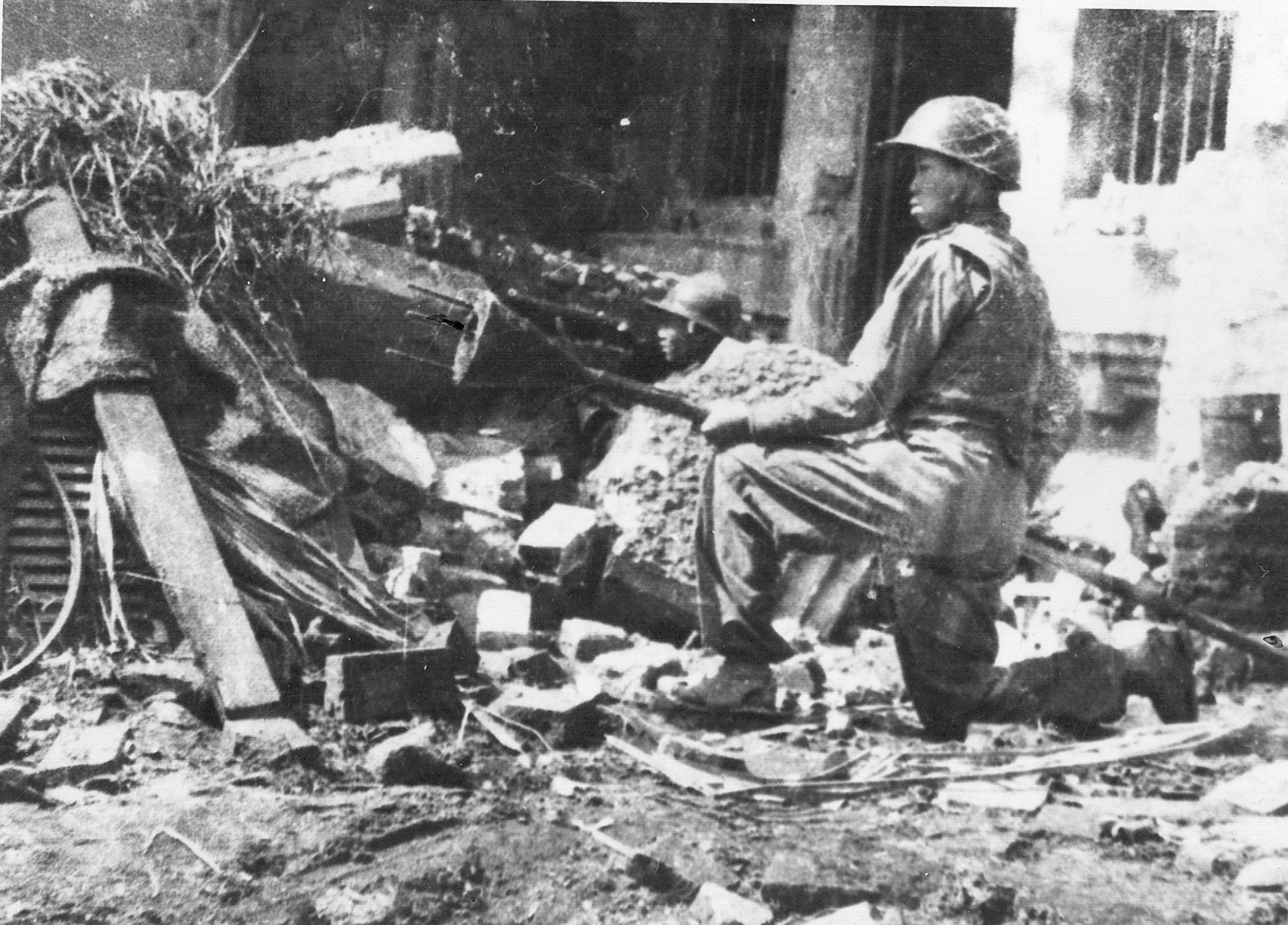 Hanói Ecos del juramento de muerte , exposición celebrada con motivo del 75 º aniversario del Día Nacional de la Resistencia