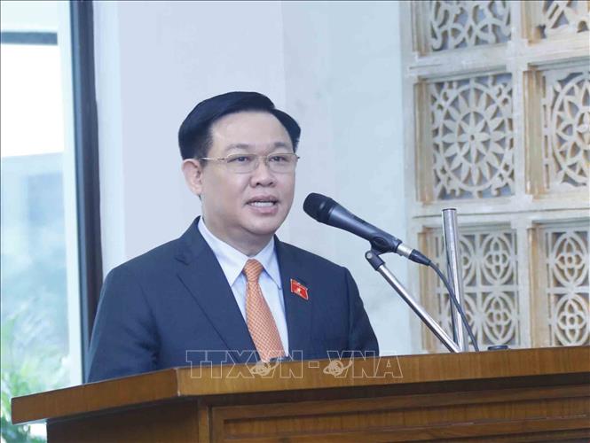 Vietnam desea fortalecer la cooperación en petróleo y gas con India