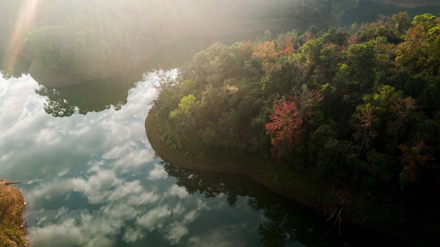 Romántico lago Ban Viet en Cao Bang