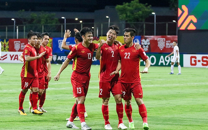 Vietnam avanza a semifinales de Copa AFF con goleada a Camboya