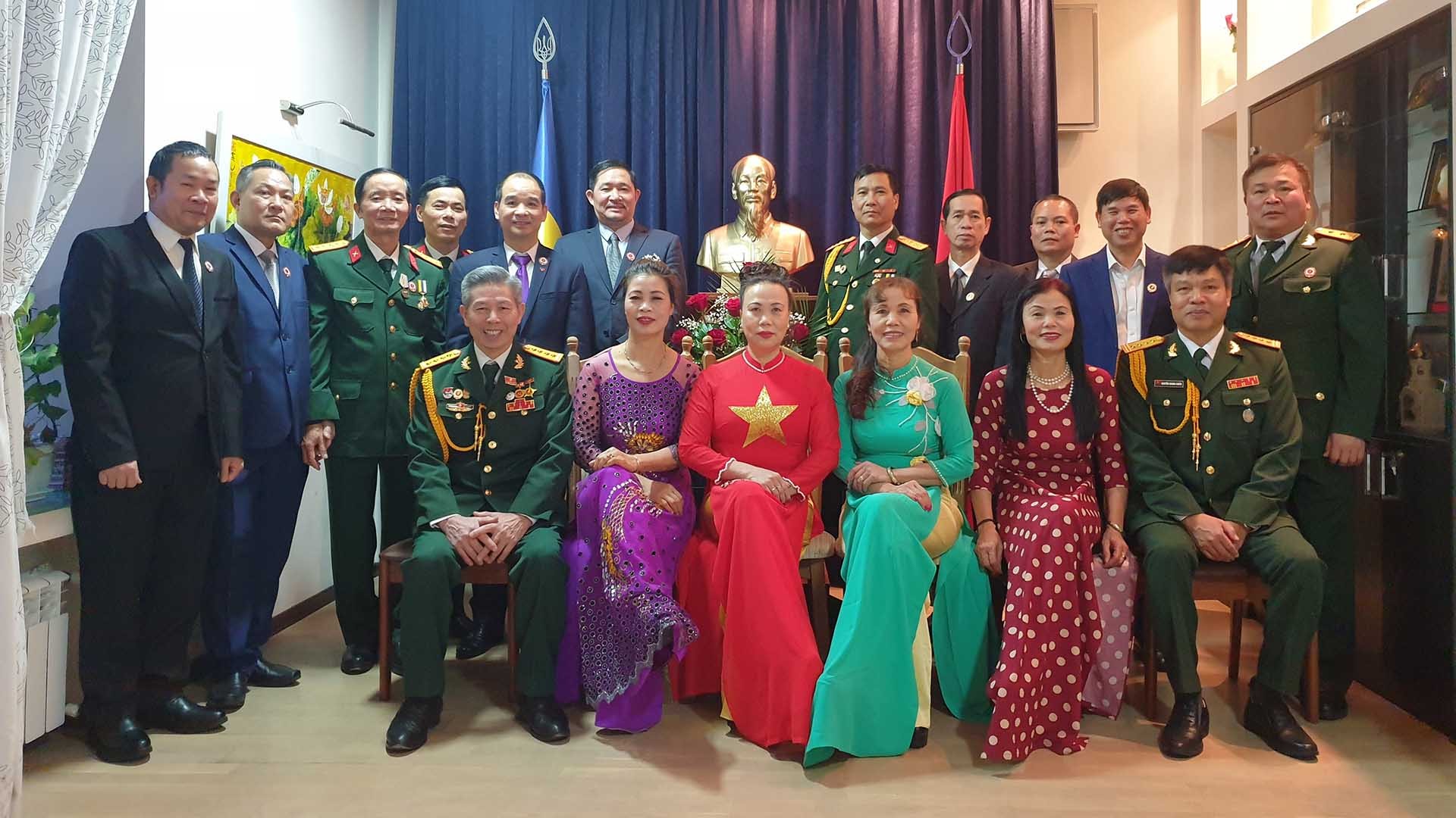 Celebración de la fundación del Ejército Popular de Vietnam en Ucrania