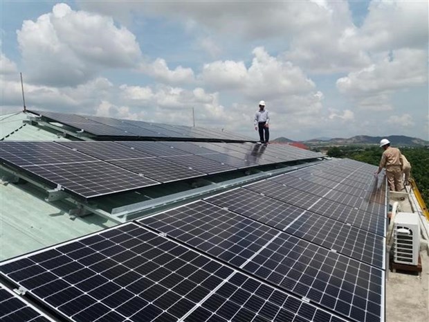 Firma del contrato de licitación para las plantas de energía solar Phuoc Thai 2 y Phuoc Thai 3
