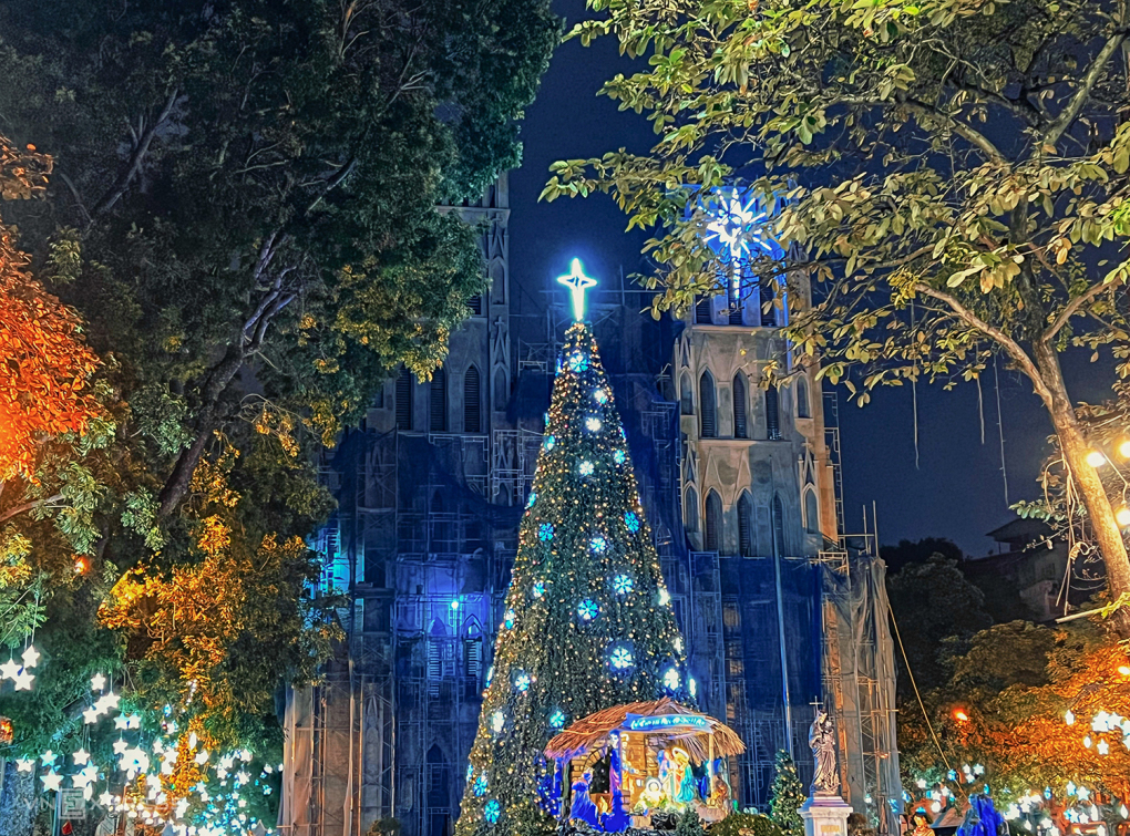Hanói celebra una pacífica Navidad durante la pandemia de COVID-19